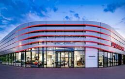 Architekturaufnahme des Porsche Zentrums in Lüneburg fotografiert von Thorsten Scherz