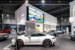 Architekturaufnahme des Porsche Zentrums in Lüneburg fotografiert von Thorsten Scherz